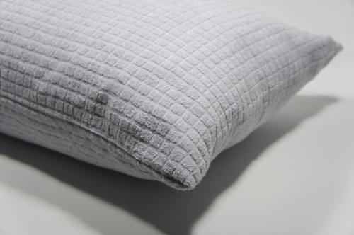 寝具（枕、シーツなど）